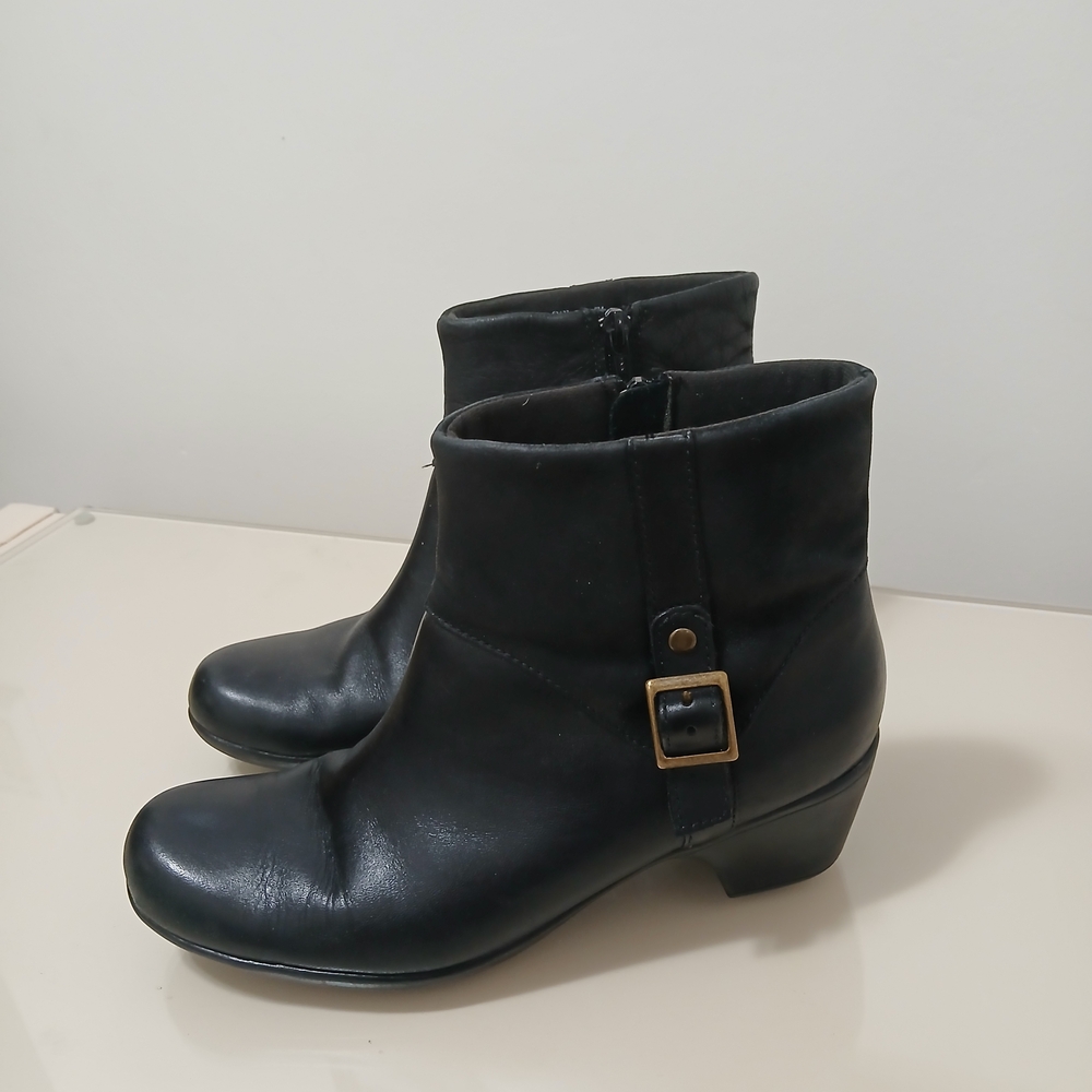 Retro 40s Style Black Leather Booties